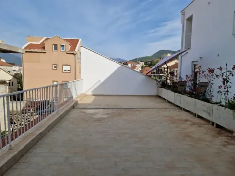 Prodaja, četvorosoban stan, 122m², Kalimanj, Tivat - image 7
