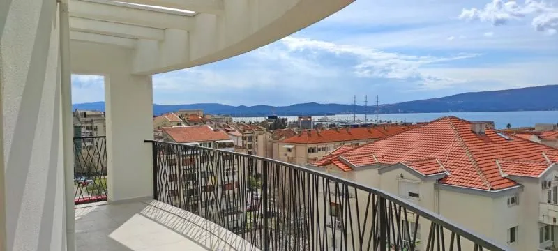 Prodaja, trosoban stan, 143m², Tivat, Crna Gora