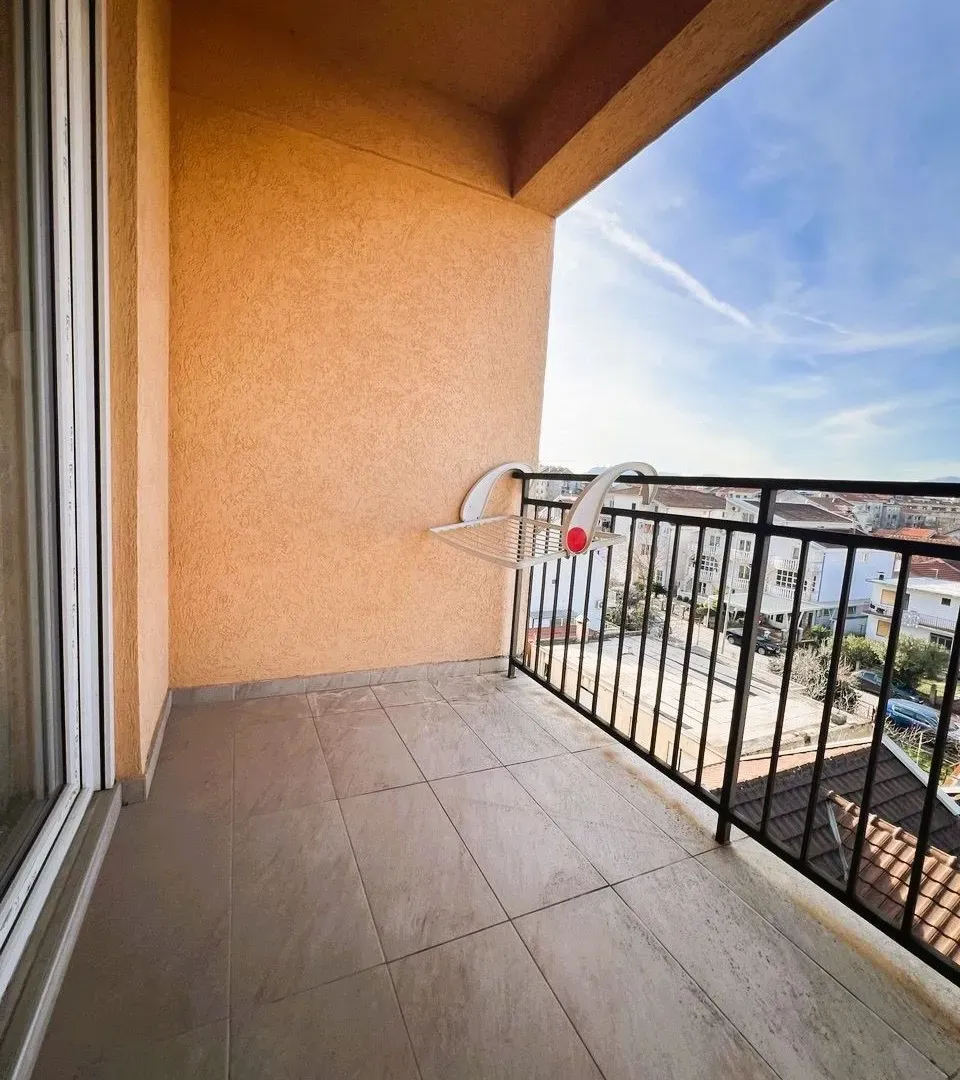 Sale, two bedroom apartment, 76m², Stari Aerodrom, Podgorica