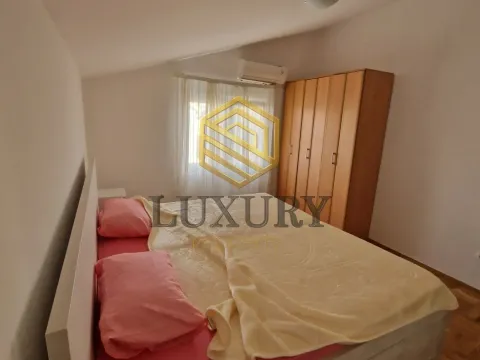 Rent, two bedroom apartment, 115m², Tološi, Podgorica - image 12