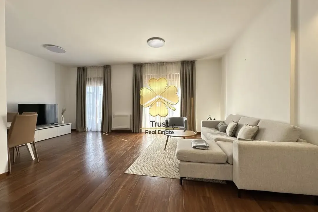 Izdavanje, dvosoban stan, 70m², Master Kvart, Podgorica