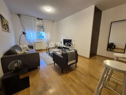 Rent, two bedroom apartment, 43m², Južni Bulevar, Vračar Sve Podlokacije - image 3
