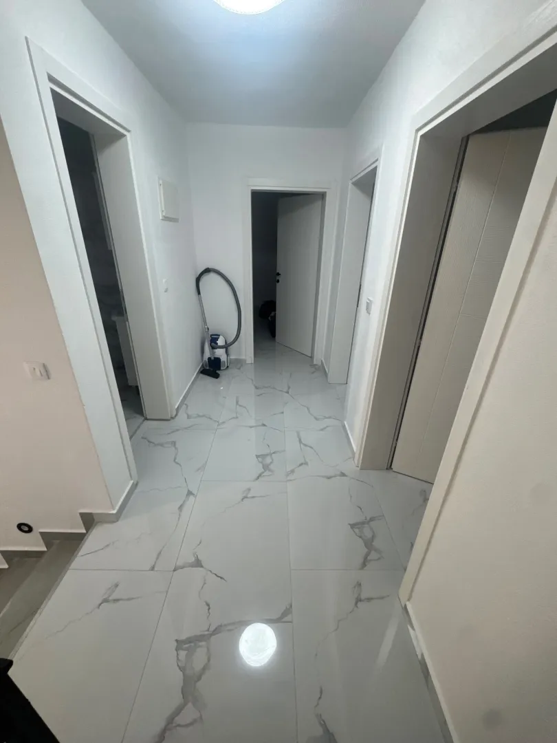 Izdavanje, kuća, 170m², Zaljevo, Bar