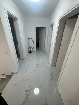 Izdavanje, kuća, 170m², Zaljevo, Bar - image 14