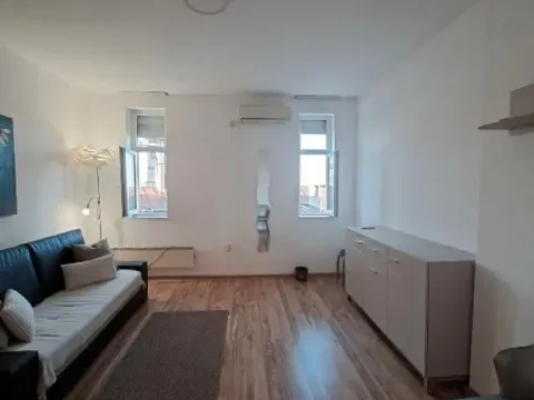 Izdavanje, jednosoban stan, 28m², Stari Grad, Beograd