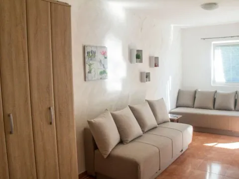 Sale, studio apartment, 26m², Sveti Stefan, Budva - image 3