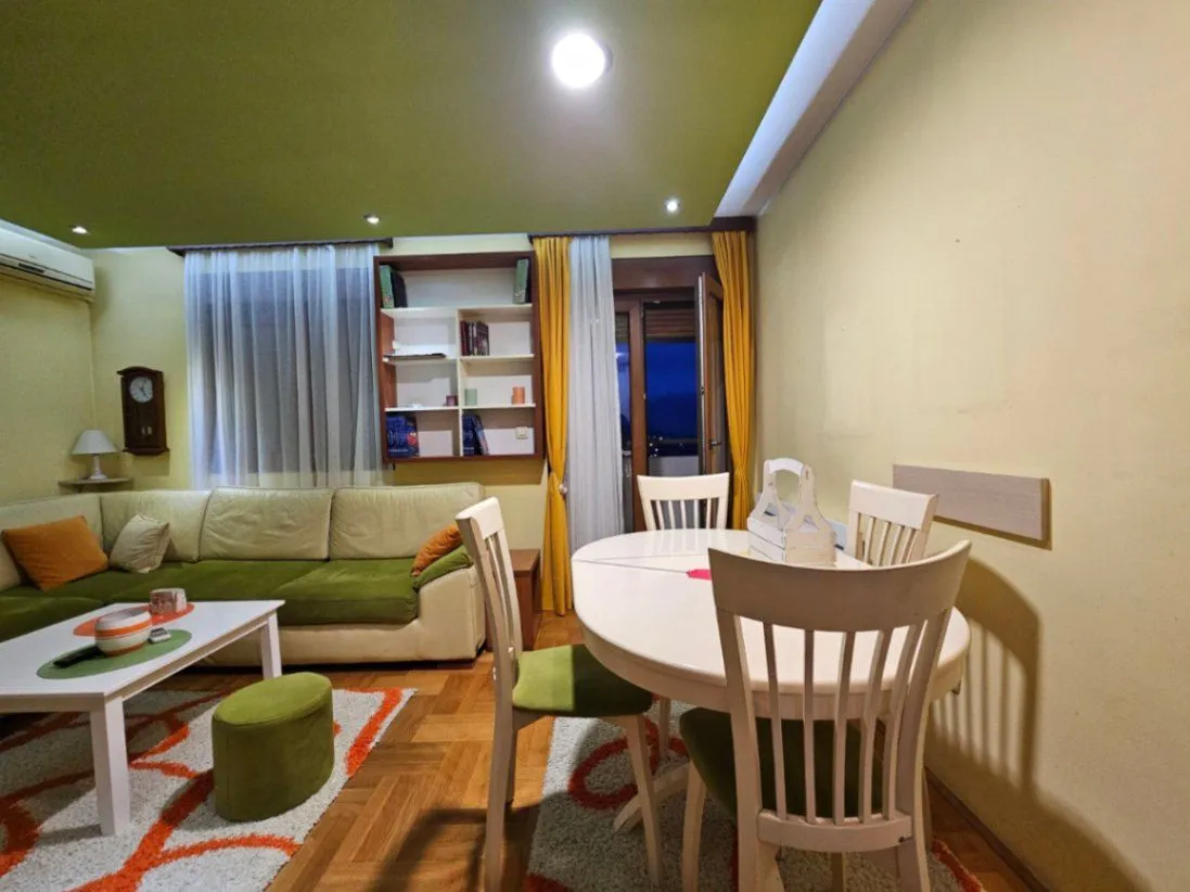 Izdavanje, dvosoban stan, 63m², Stari Aerodrom, Podgorica