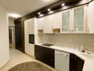 Izdavanje, trosoban stan, 120m², City Kvart, Podgorica - image 4