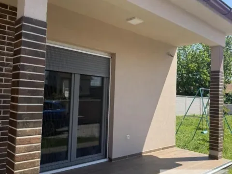 Prodaja, kuća, 90m², Centar, Stara Pazova - image 16