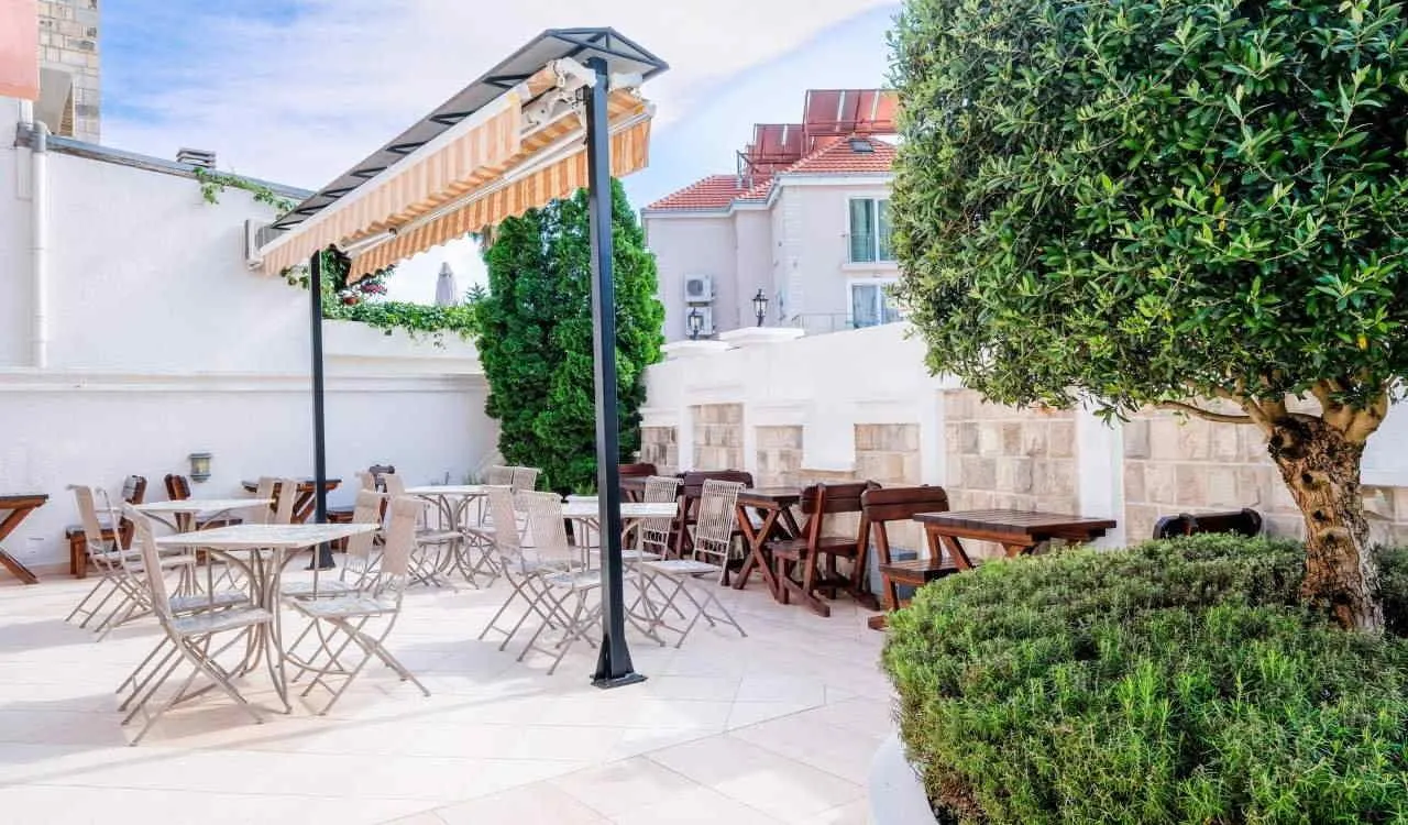 Prodaja, ugostiteljski objekat, 1256m², Podkošljun, Budva