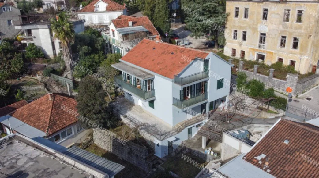Sale, house, 213m², Centar, Herceg Novi