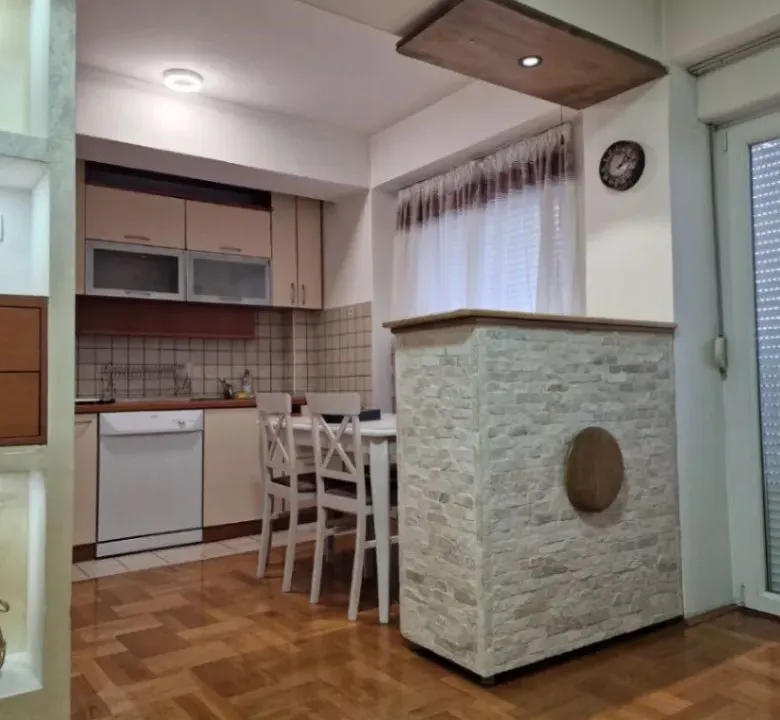 Izdavanje, dvosoban stan, 60m², Zabjelo, Podgorica
