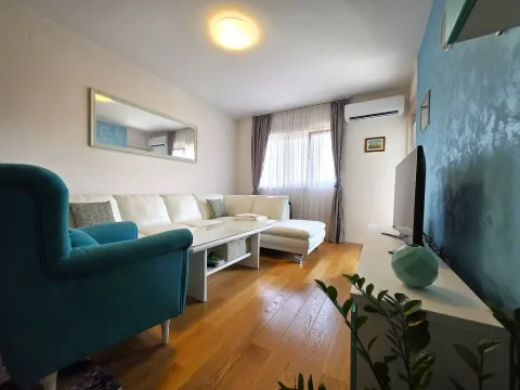 Rent, apartment, 49m², Central Point, Podgorica - image 2