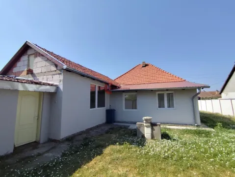 Prodaja, kuća, 130m², Mali Bajmok, Subotica - image 2