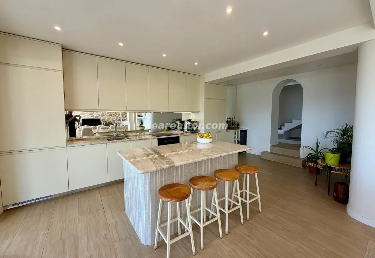 Prodaja, kuća, 220m², Centar, Tivat