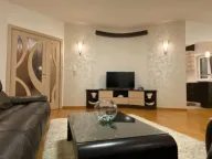 Izdavanje, trosoban stan, 120m², City Kvart, Podgorica - image 3