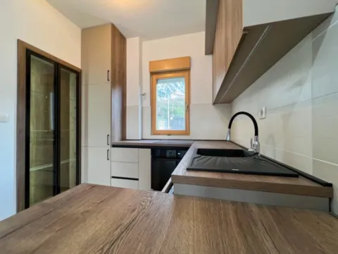 Sale, two bedroom apartment, 62m², Dobrota, Kotor - image 12