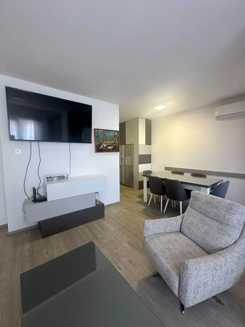 Rent, two bedroom apartment, 86m², Centar, Tivat