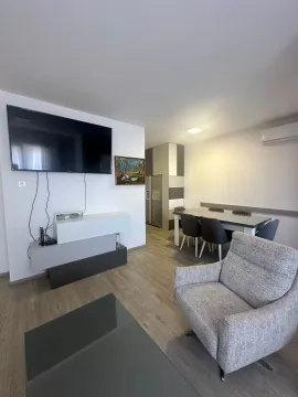 Rent, two bedroom apartment, 86m², Centar, Tivat - image 15