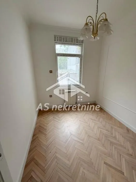 Izdavanje, četvorosoban stan, 87m², Slavija, Vračar Sve Podlokacije