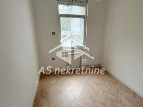 Izdavanje, četvorosoban stan, 87m², Slavija, Vračar Sve Podlokacije - image 12