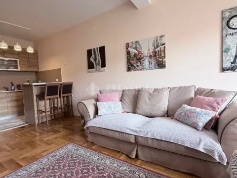Izdavanje, garsonjera, 32m², Zagorič, Podgorica - image 1