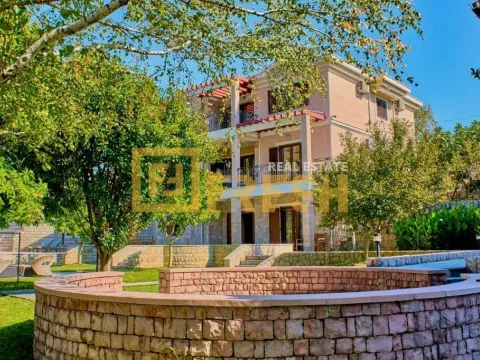 Izdavanje, kuća, 300m², Zagorič, Podgorica - image 24