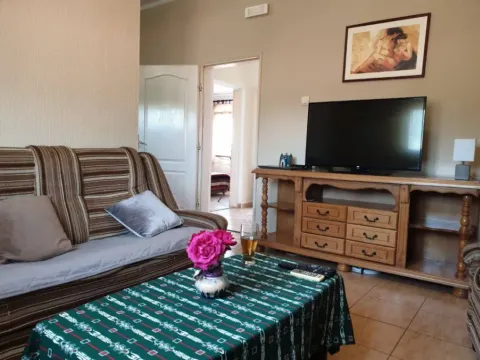 Izdavanje, dvosoban stan, 70m2, Polje, Bar Izdavanje, dvosoban stan, 70m2, Polje, Bar