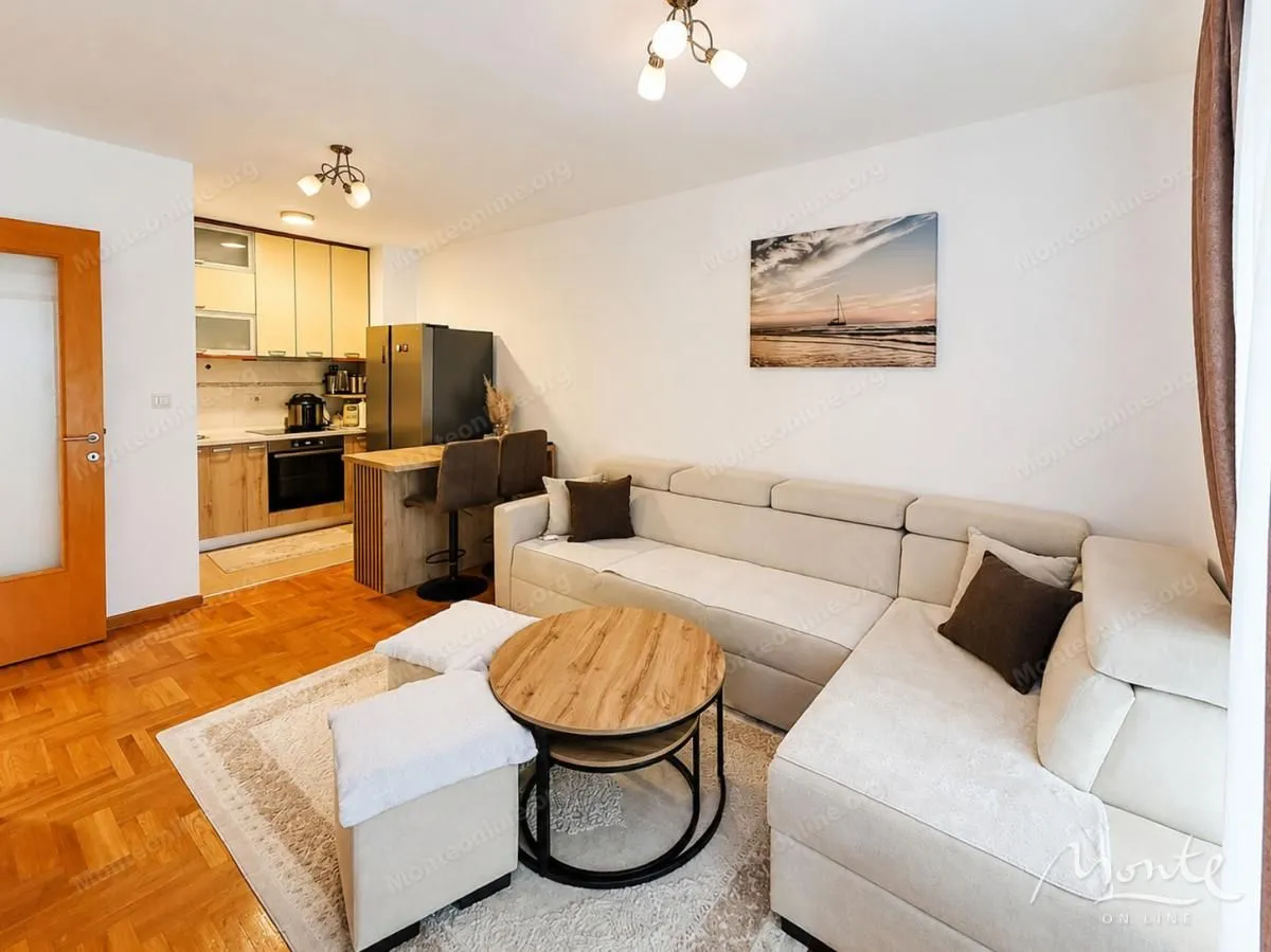 Prodaja, jednosoban stan, 42m², Stari Aerodrom, Podgorica