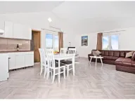 Izdavanje, kuća, 110m², Đuraševići, Tivat - image 7