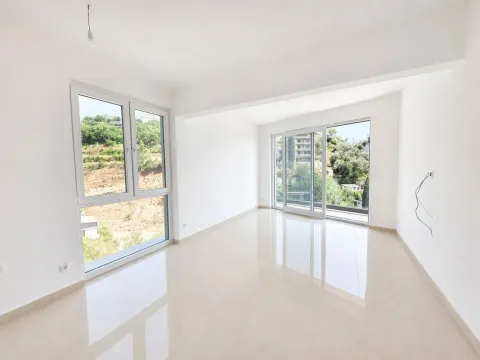Sale, one bedroom apartment, 56m², Ulcinj, Crna Gora - image 17