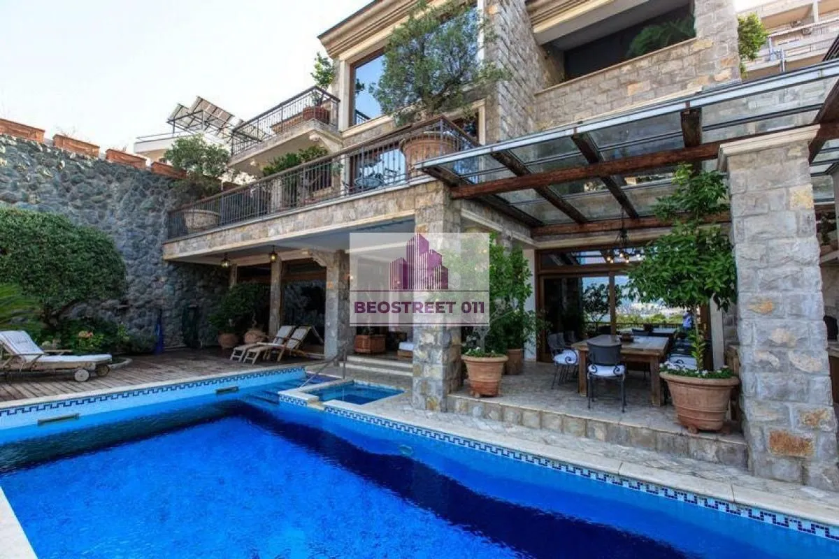 Sale, house, 1200m², Stari Grad, Budva
