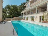 Sale, three bedroom apartment, 225m², Đenovići, Herceg Novi - image 3
