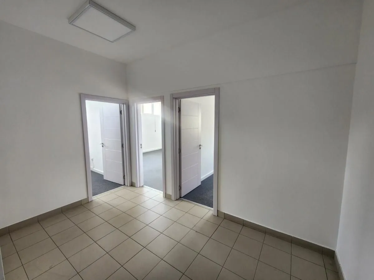 Rent, office space, 500m², Trošarina, Voždovac Sve Podlokacije