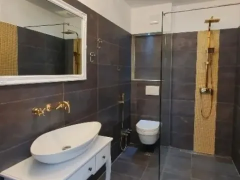 Izdavanje, kuća, 500m², Čukarica, Beograd - image 11