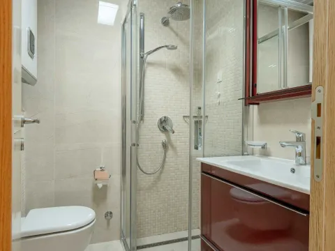 Prodaja, trosoban stan, 110m², Budva, Crna Gora - image 18