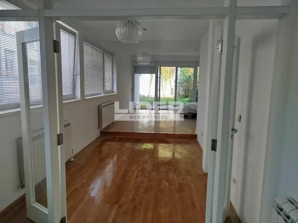 Izdavanje, kuća, 300m², Savski Venac, Beograd