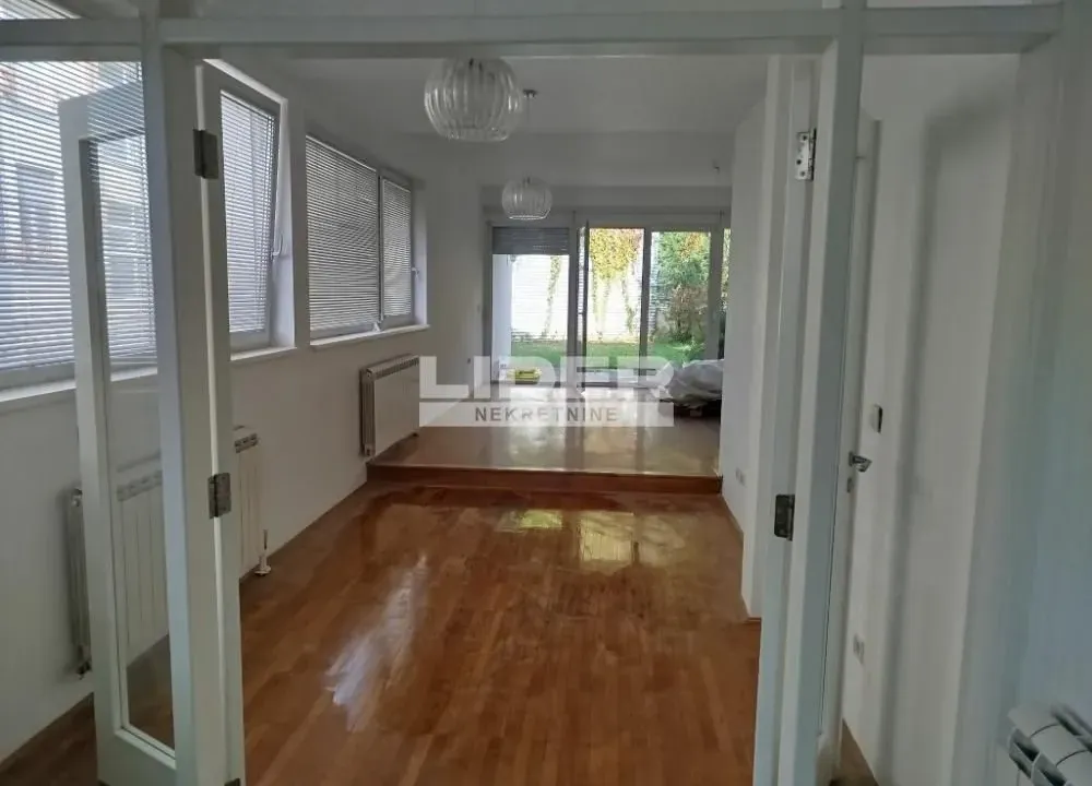 Izdavanje, kuća, 300m², Savski Venac, Beograd