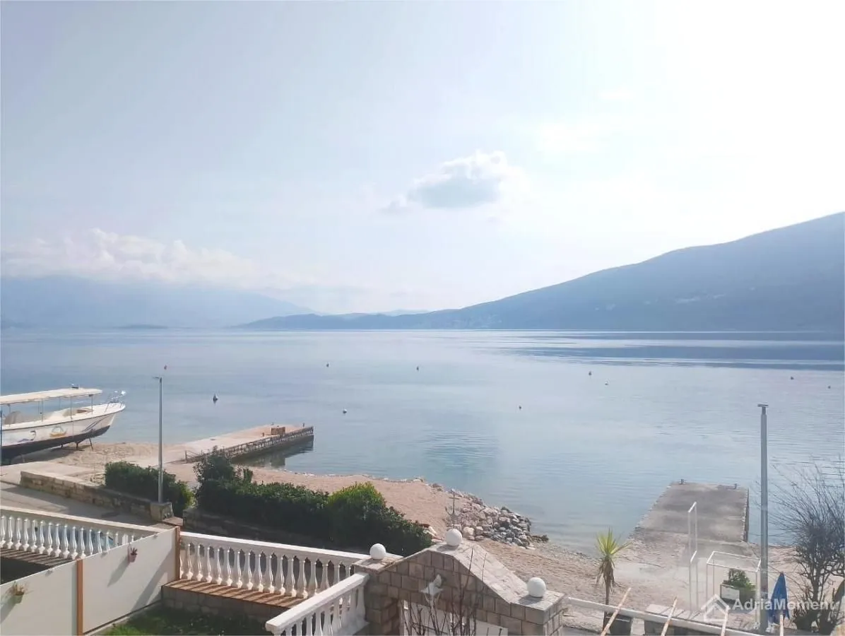 Prodaja, kuća, 180m², Đenovići, Herceg Novi