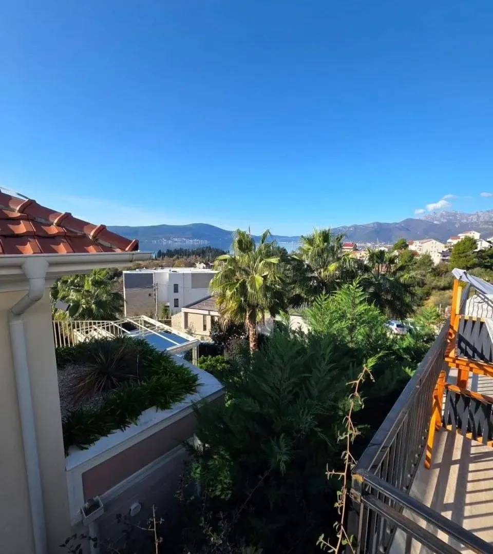 Prodaja, dvosoban stan, 49m², Centar, Tivat