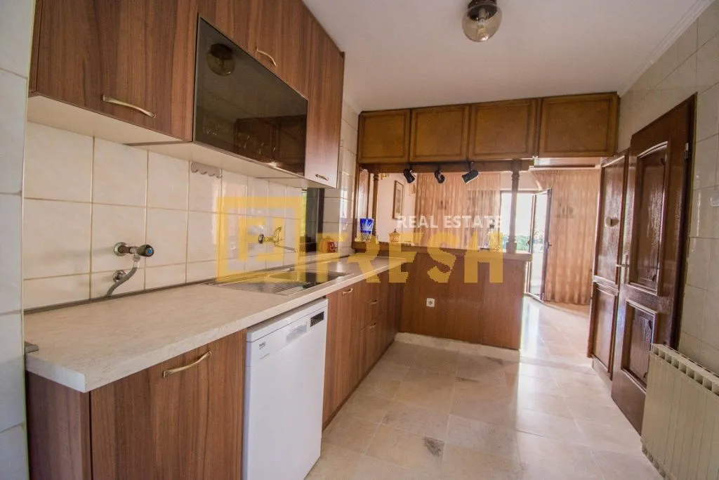 Prodaja, kuća, 250m², Tološi, Podgorica