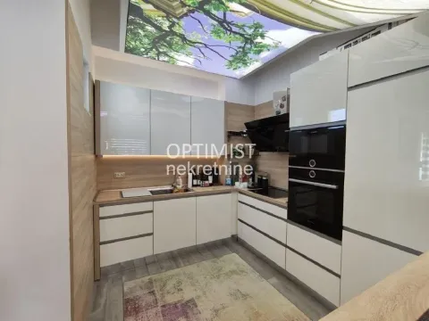 Prodaja, trosoban stan, 83m², Vračar Sve Podlokacije, Beograd - image 2