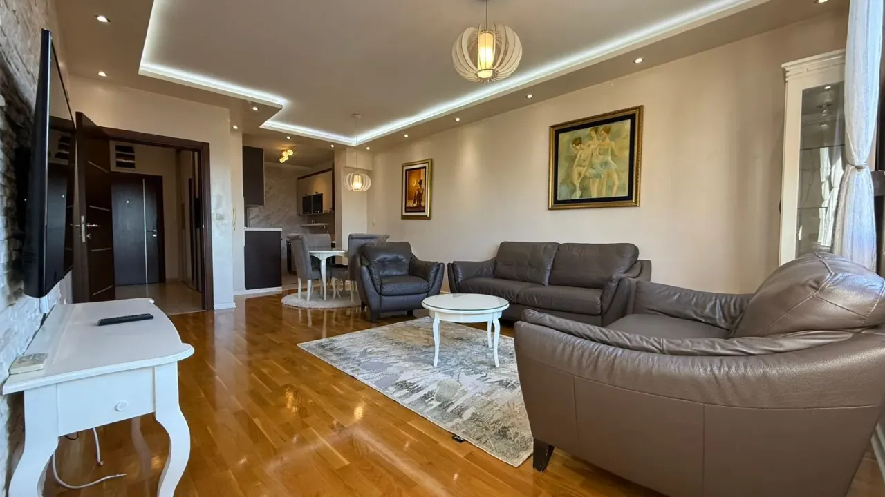 Izdavanje, dvosoban stan, 90m², Preko Morače, Podgorica