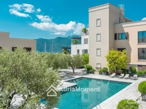 Prodaja, dvosoban stan, 148m², Tivat, Crna Gora - image 1