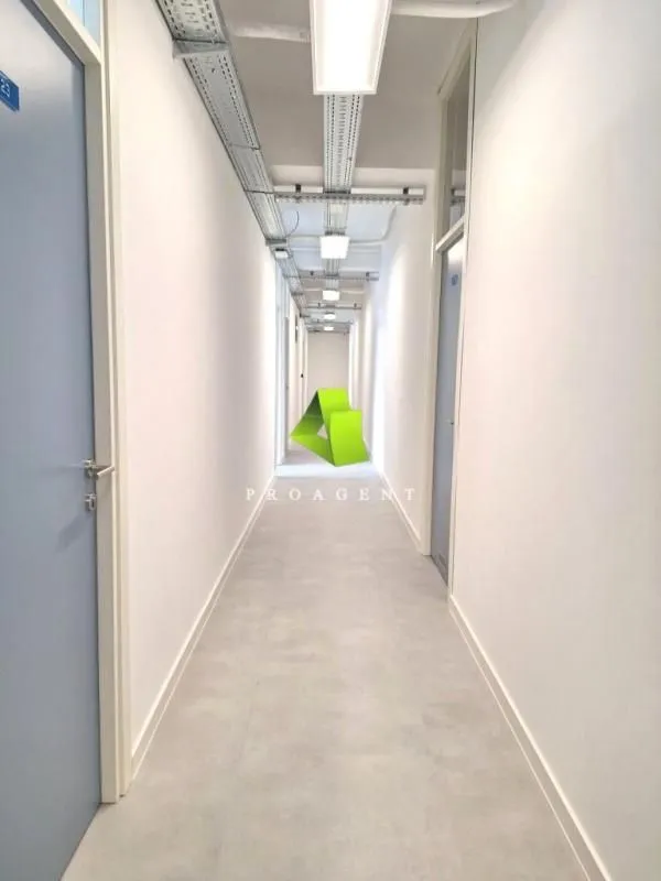 Rent, office space, 28m², Medijana, Niš