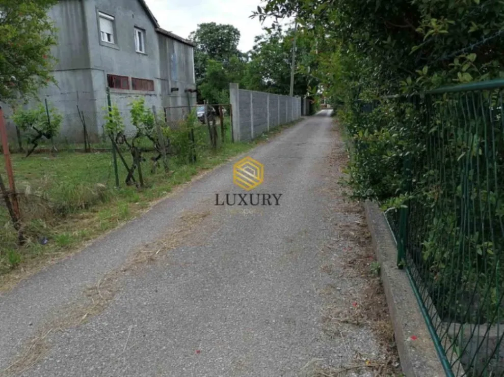 Prodaja, kuća, 200m², Tološi, Podgorica