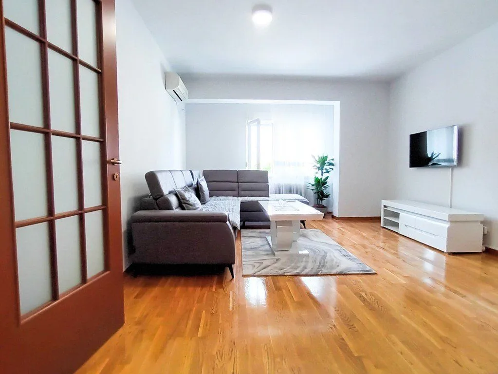 Izdavanje, jednosoban stan, 56m², City Kvart, Podgorica