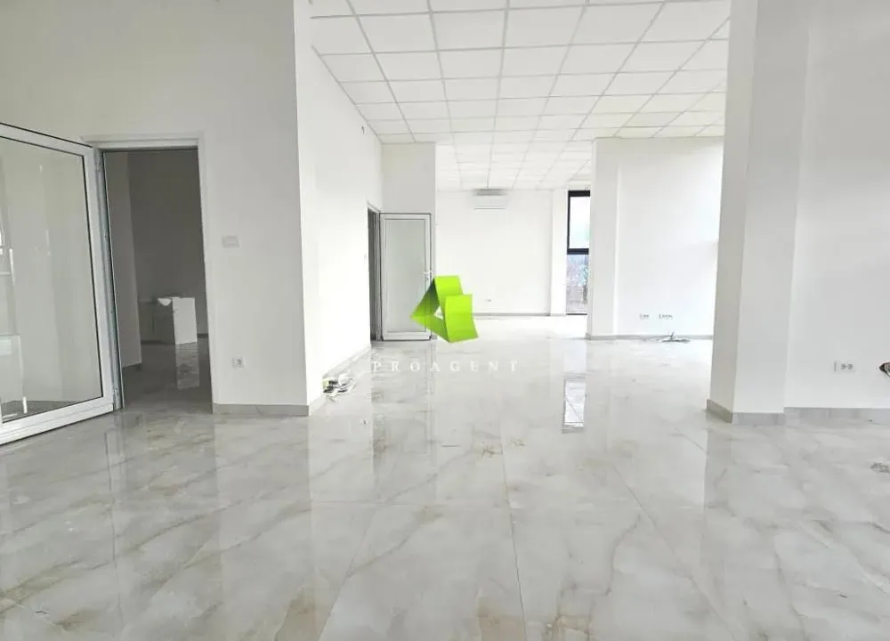 Rent, office space, 1200m², Pantelej, Niš