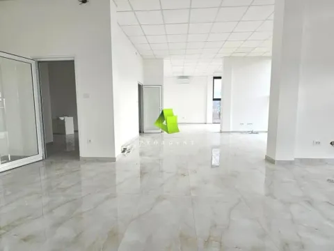 Rent, office space, 1200m², Pantelej, Niš - image 1