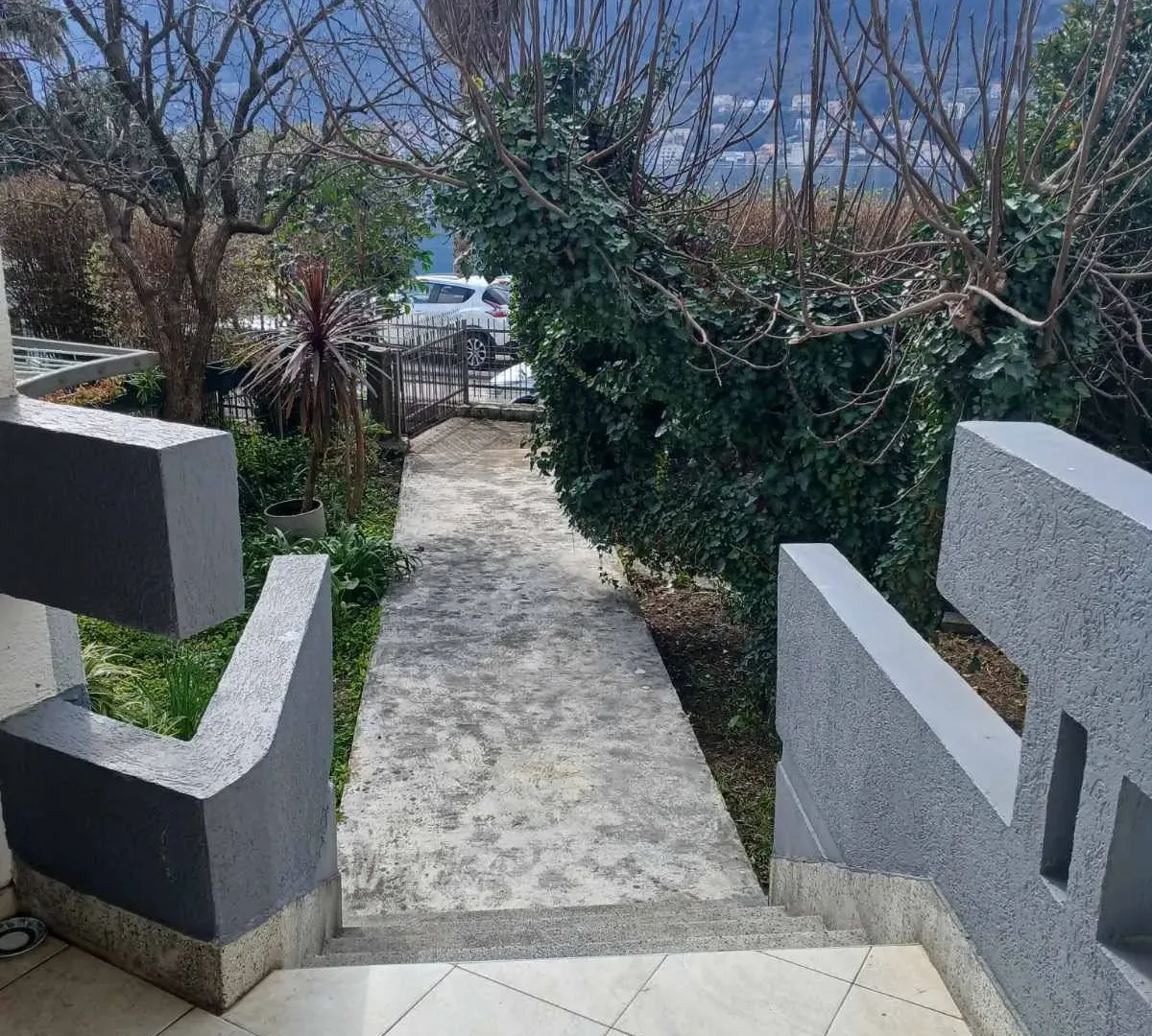 Rent, two bedroom apartment, 54m², Dobrota, Kotor